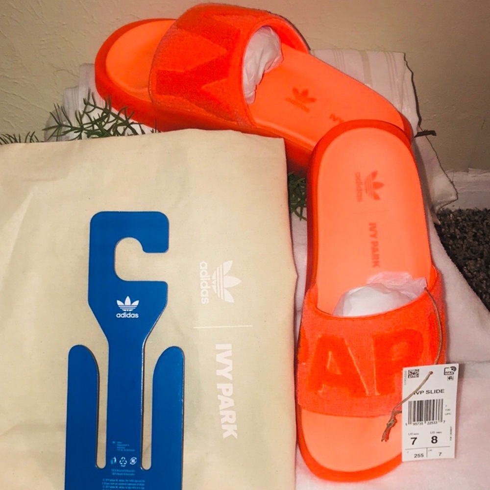 🐝 IVY PARK ADIDAS FLEX 2021 DROP SLIDES